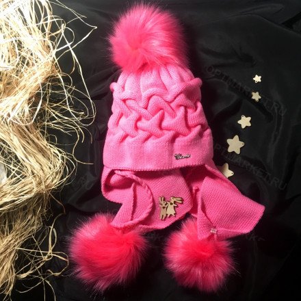 Шапка вязанная с тремя помпонами оптом 