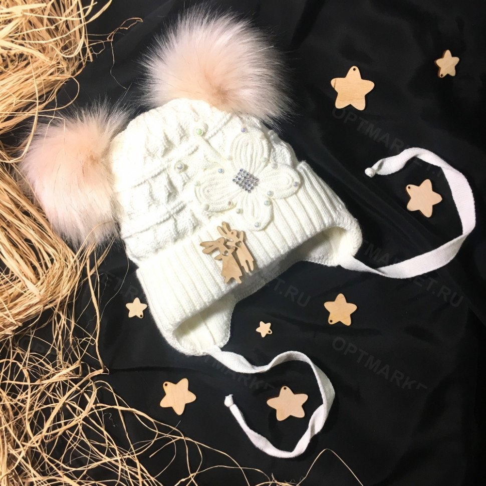 Шапка с двумя помпонами и бабочкой оптом Шапка с двумя помпонами и бабочкой оптом