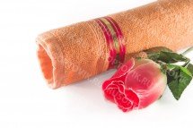 Подарочный набор: &quot;С 8 марта&quot; роза и полотенце 32 на 30 см оптом