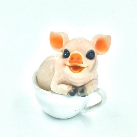 Фигурка &quot;Свинка в кружке&quot; полистоун оптом 