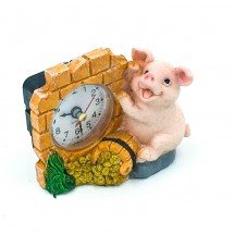 Фигурка &quot;Свинка с часами&quot; полистоун оптом