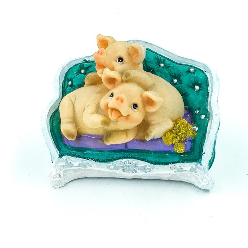 Копилка "Две свинки на диване" полистоун оптом 