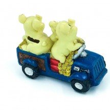 Копилка &quot;Свинки на машинке с драгоценностями&quot; полистоун оптом